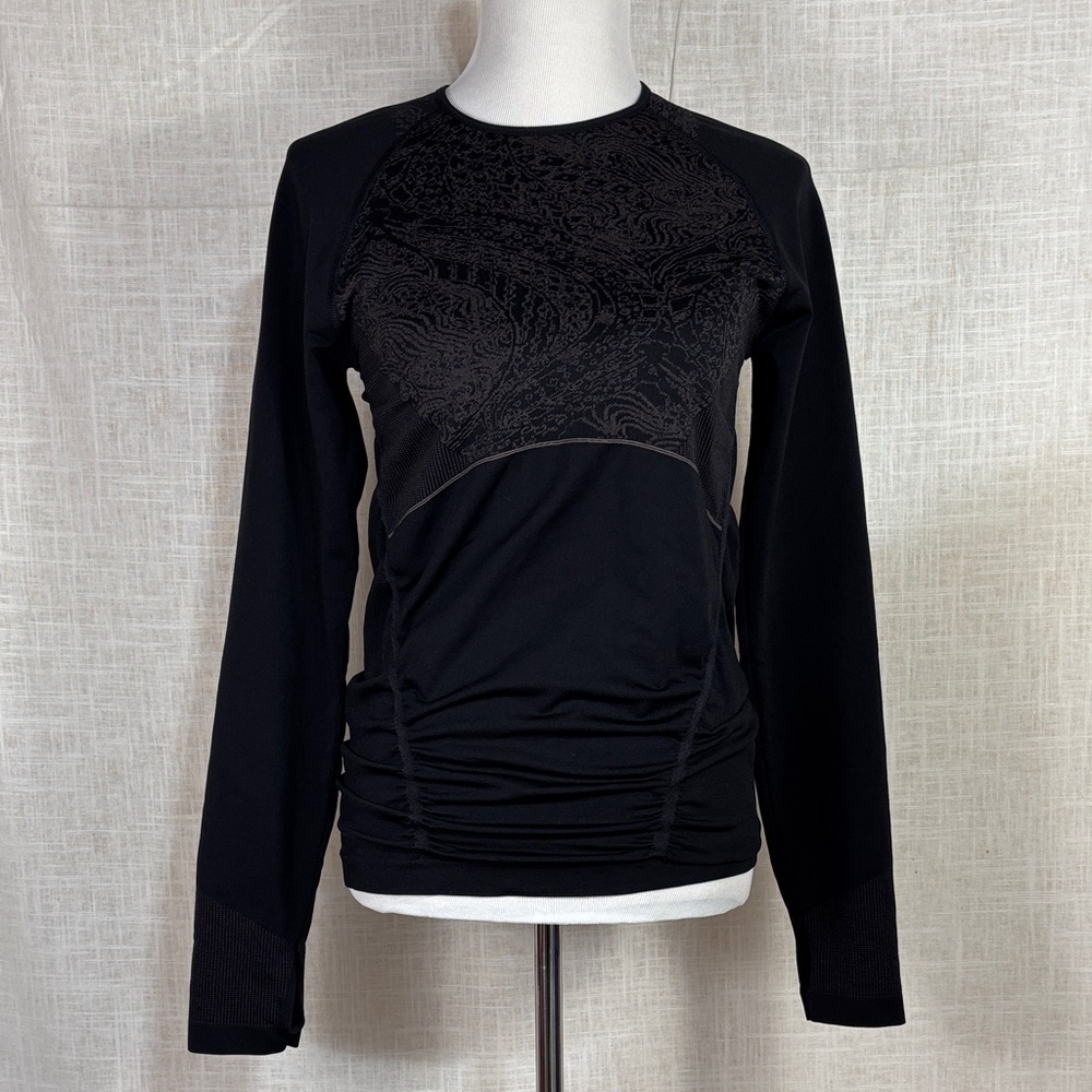 Title Nine black patterned ruched casual / workout top